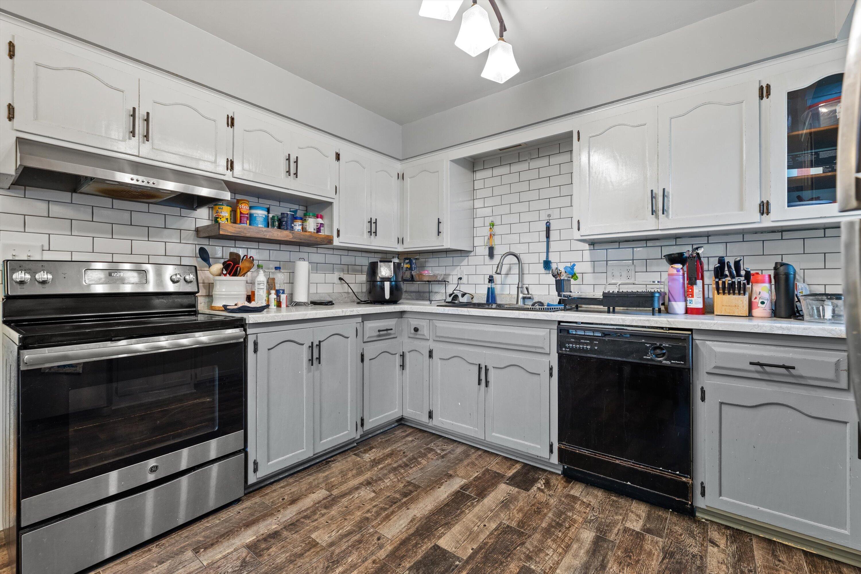 N132W18286 Rockfield Road Germantown, WI 53076 - Photo 16 of 56 Lower Unit Kitchen 5