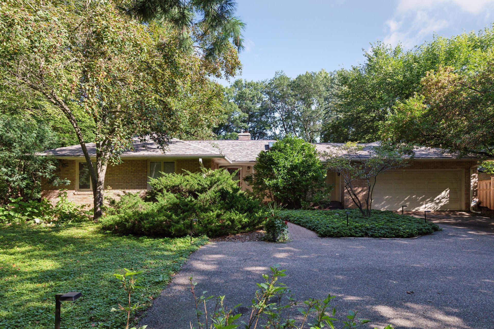 6940 Valley View Road Edina, MN 55439 - Photo 6 of 32