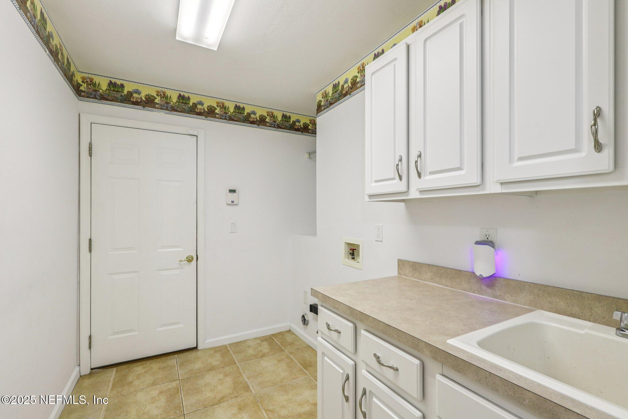 125 Pinehurst Pointe Drive St. Augustine, FL 32092 - Photo 36 of 75 Laundry room