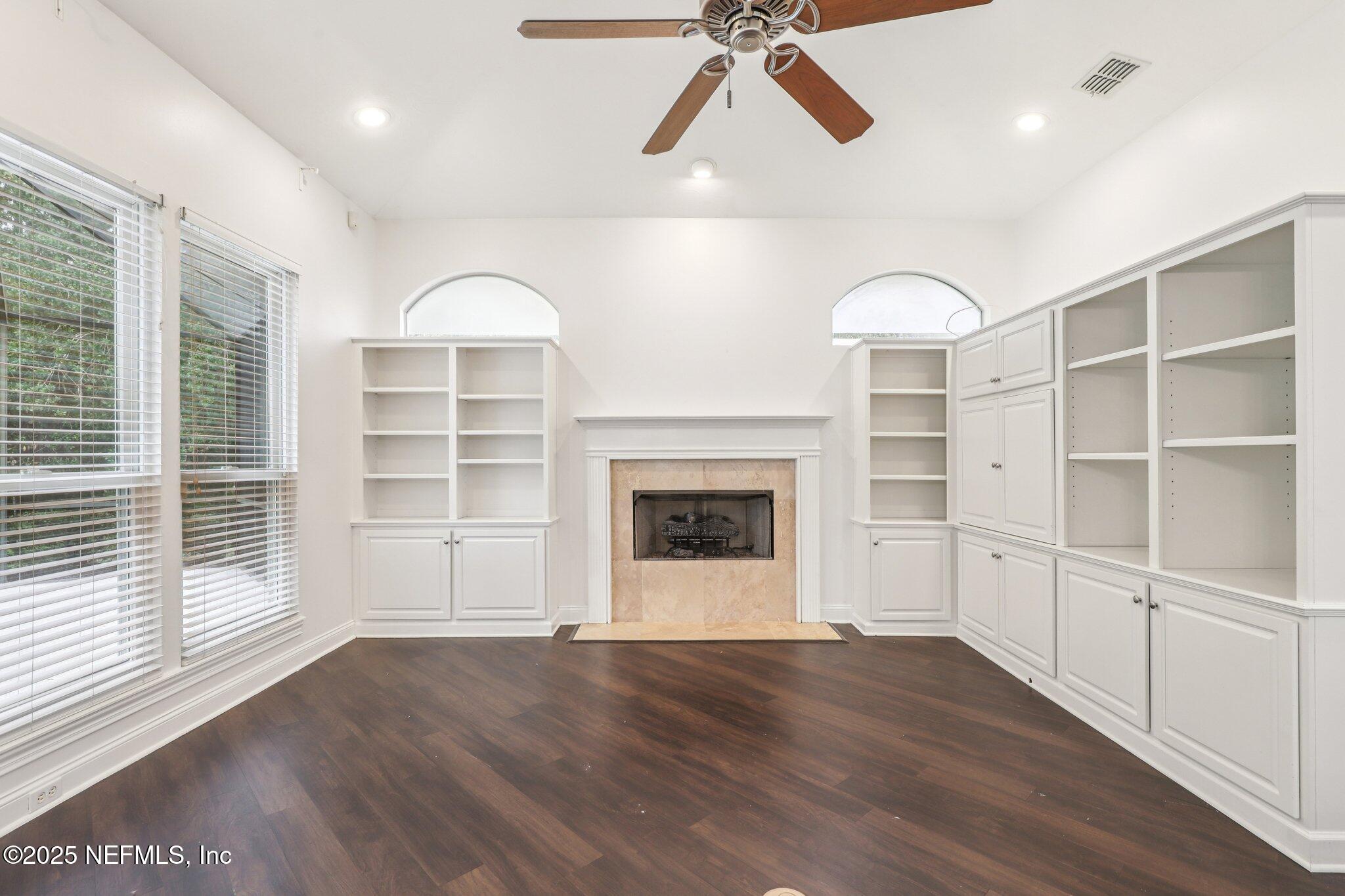 125 Pinehurst Pointe Drive St. Augustine, FL 32092 - Photo 6 of 75 Living Room-2