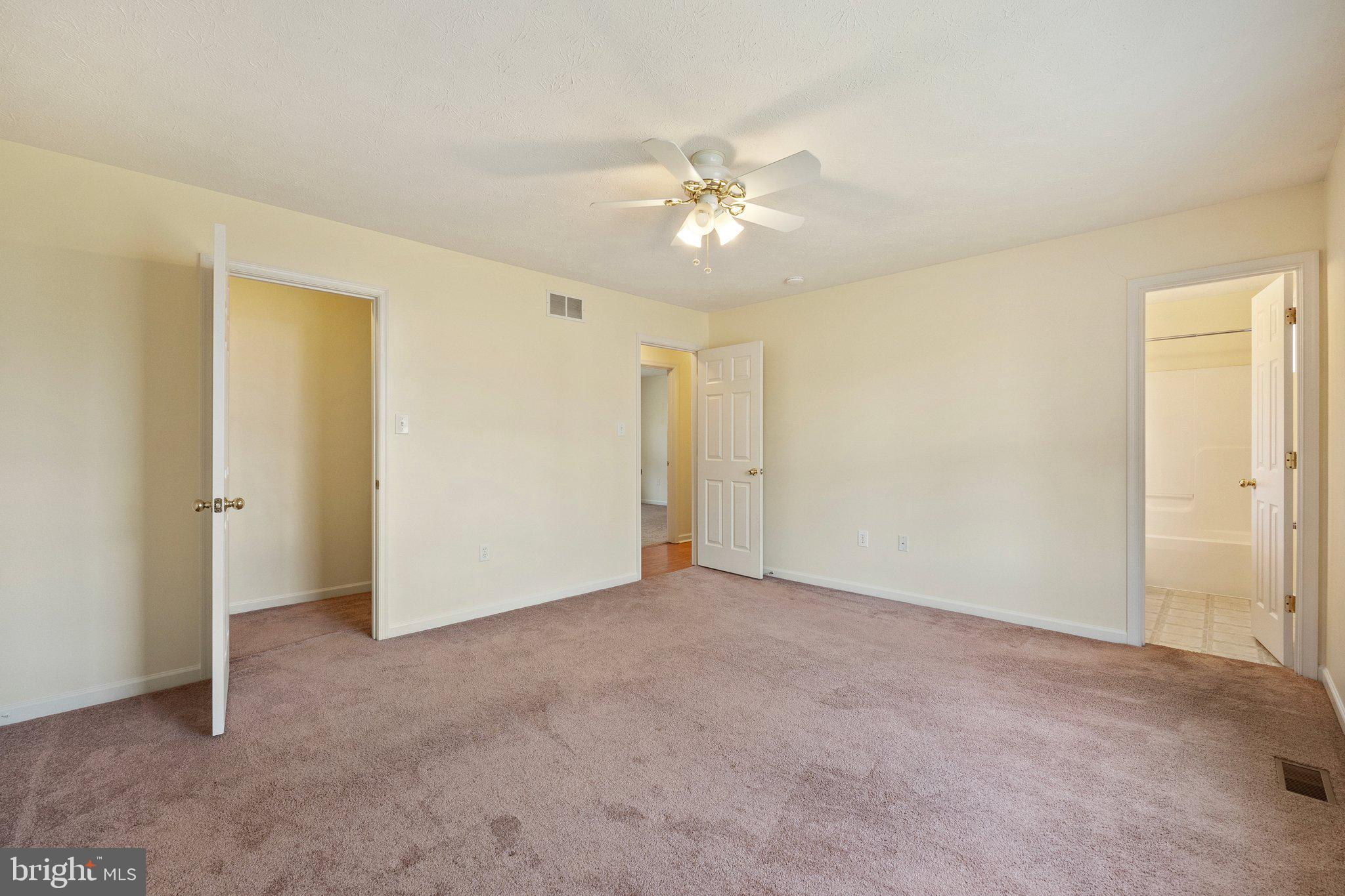 209 Ridgefield Avenue Stephens City, VA 22655 - Photo 11 of 31 Offers walk-in closet, attached bath & ceiling fan