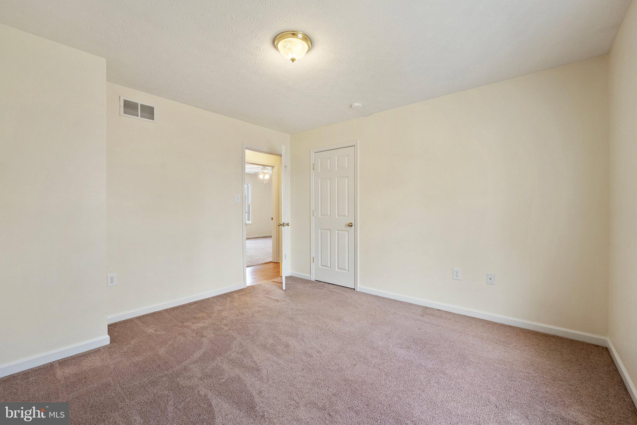 209 Ridgefield Avenue Stephens City, VA 22655 - Photo 14 of 31