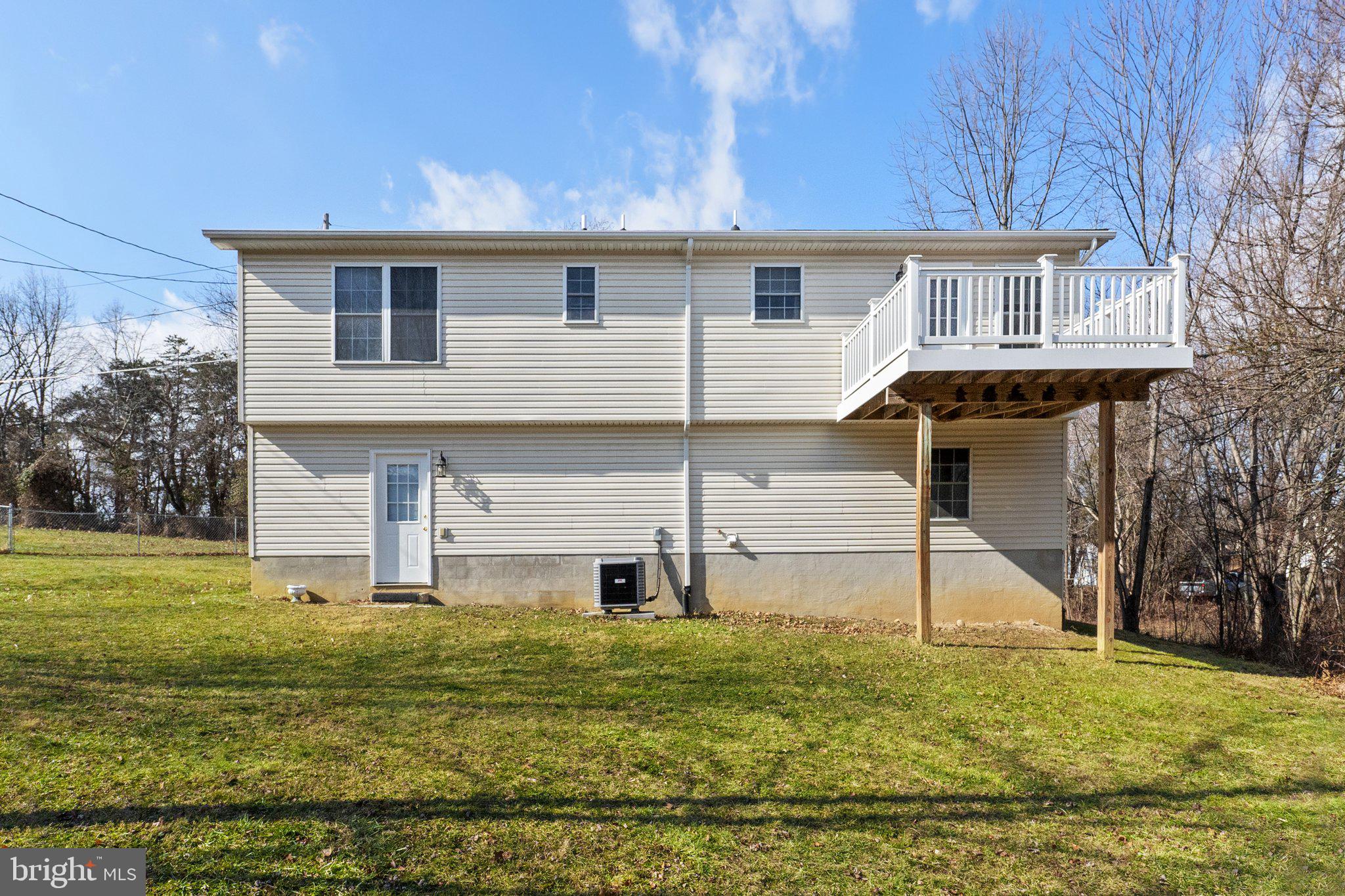 209 Ridgefield Avenue Stephens City, VA 22655 - Photo 29 of 31 Rear view of the home