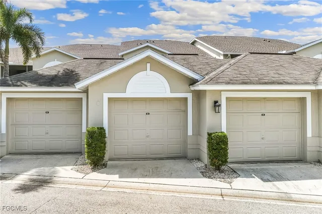 $269,000 | 14520 Hickory Hill Court, Unit 823, Fort Myers, FL 33912