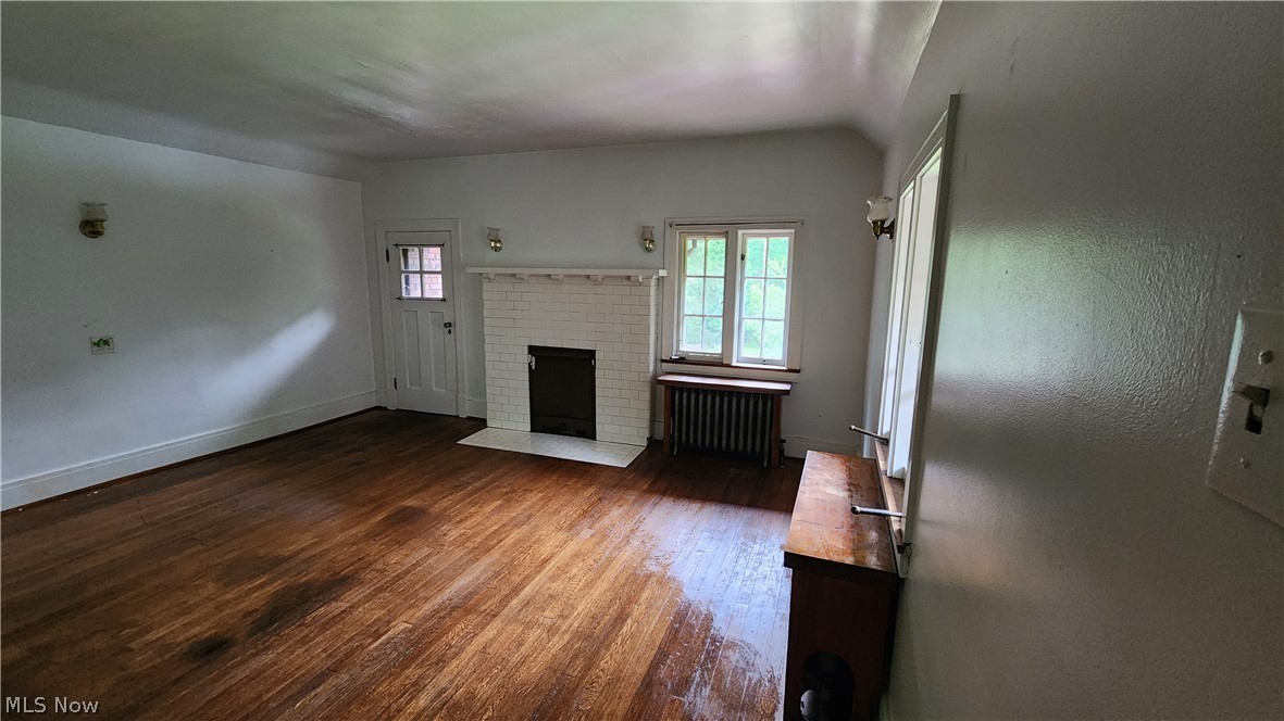 1910 Volney Road Youngstown, OH 44511 - Photo 20 of 37 Bedroom with balcony