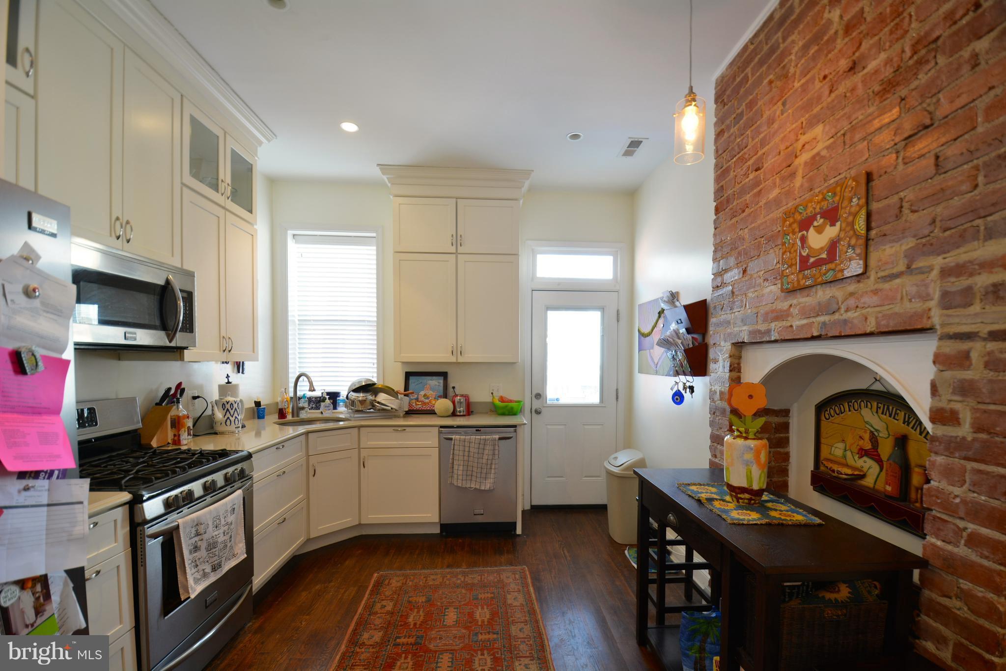 620 9th Street Northeast Washington, DC 20002 - Photo 5 of 24 Bright & airy kitchen