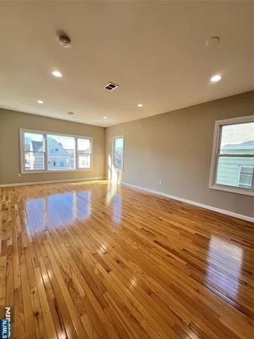 $2,600 | 485 East 27th Street, Unit 2, Paterson, NJ 07514