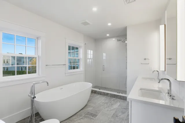 $5,895,000 | 6 Mariner Way, Nantucket, MA 02554