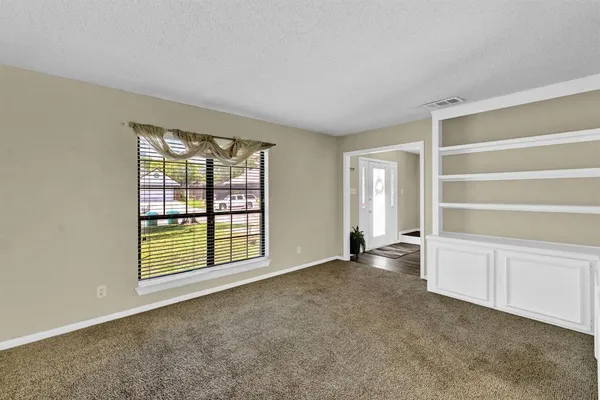 $3,200 | 308 Mack Drive, Denton, TX 76209