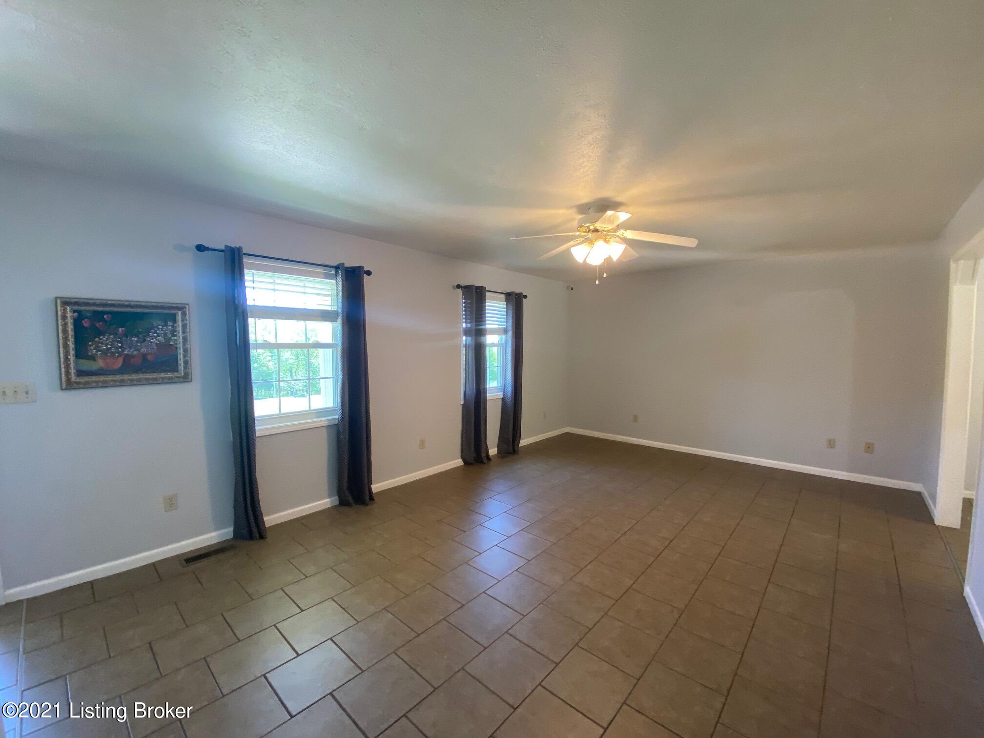 425 Tucker Road Vine Grove, KY 40175 - Photo 27 of 42 IMG_5815