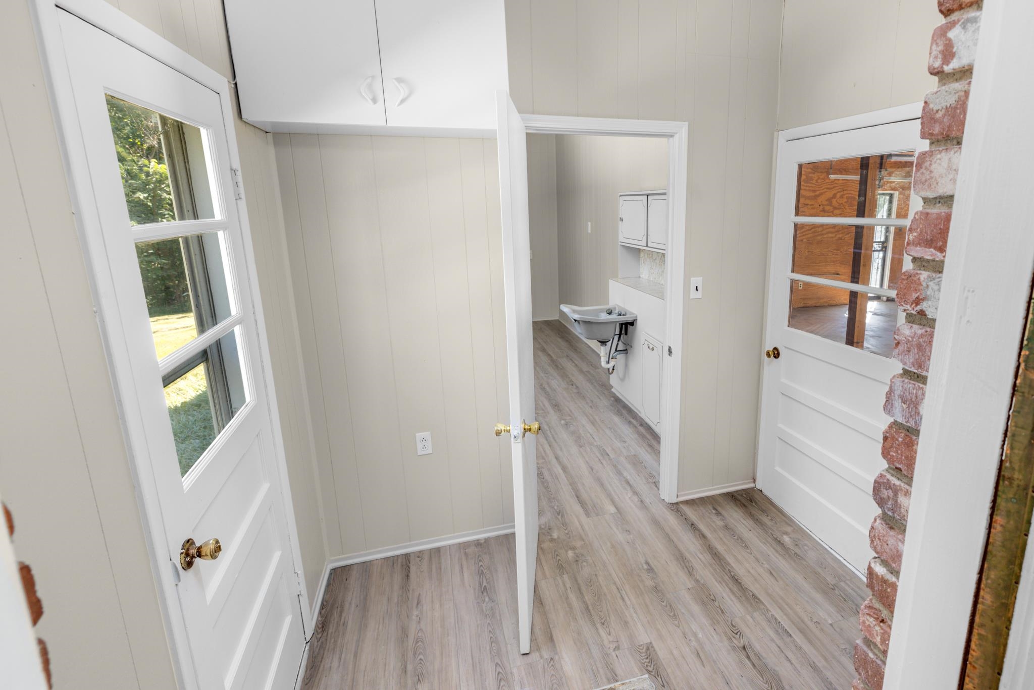 766 Fite Road Memphis, TN 38127 - Photo 21 of 30 wooden floor in an empty room with a window