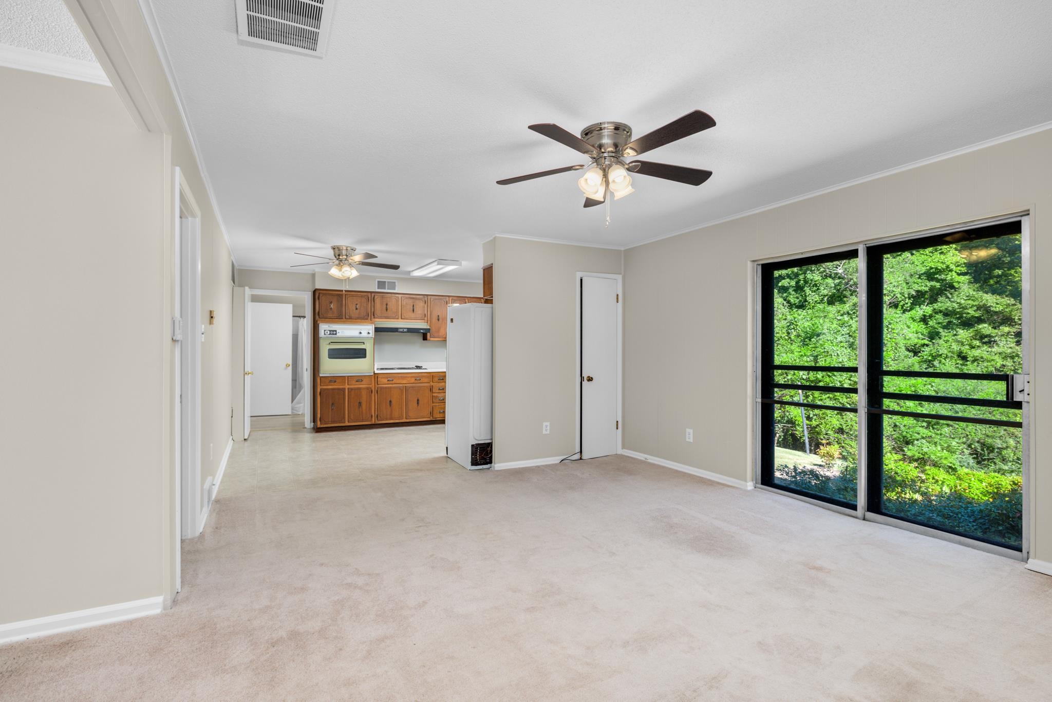 766 Fite Road Memphis, TN 38127 - Photo 9 of 30 a big room with closet and windows