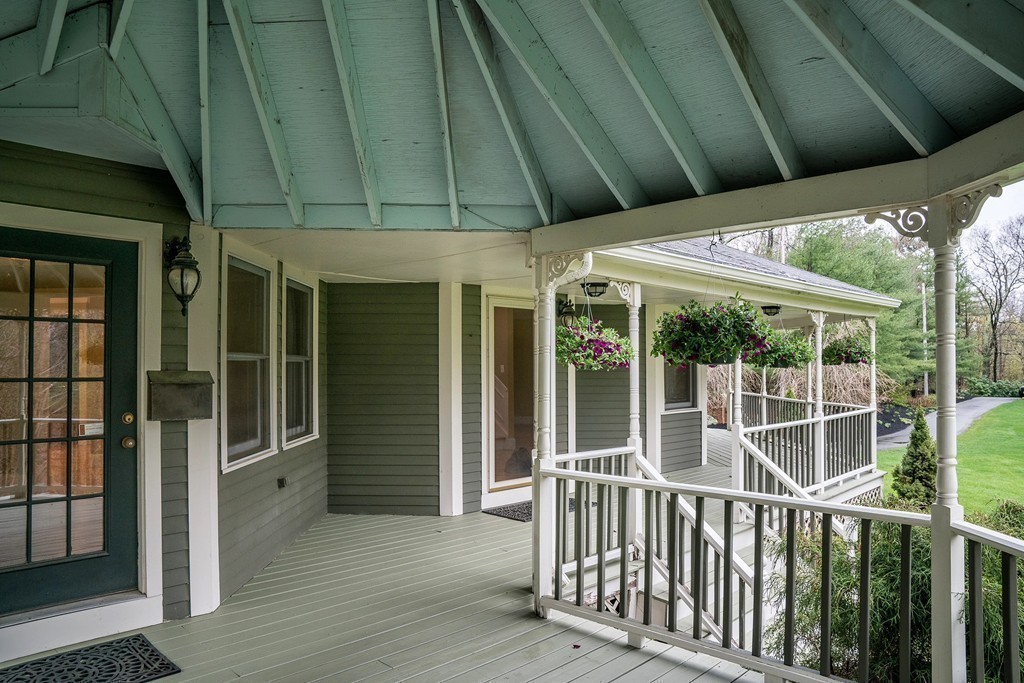 209 Main Street Boxford, MA 01921 - Photo 28 of 30 a porch with seating space