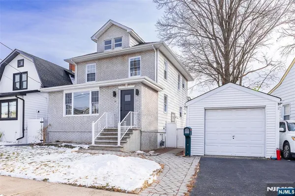 $799,000 | 34 Kearny Street, Lyndhurst, NJ 07071