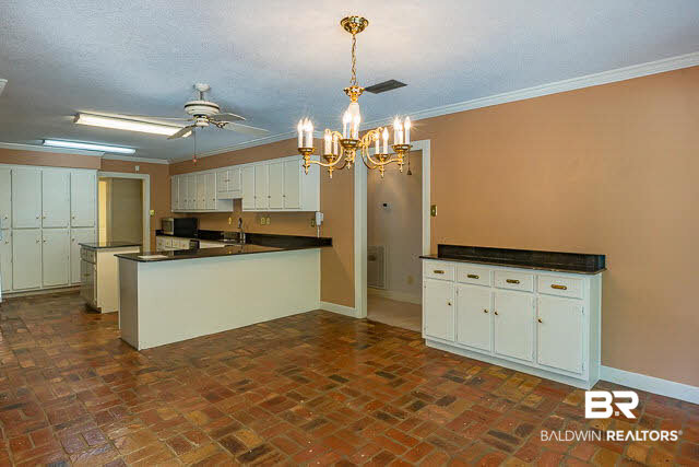 1267 East Spring Valley Drive Mobile, AL 36693 - Photo 9 of 28 Breakfast Area