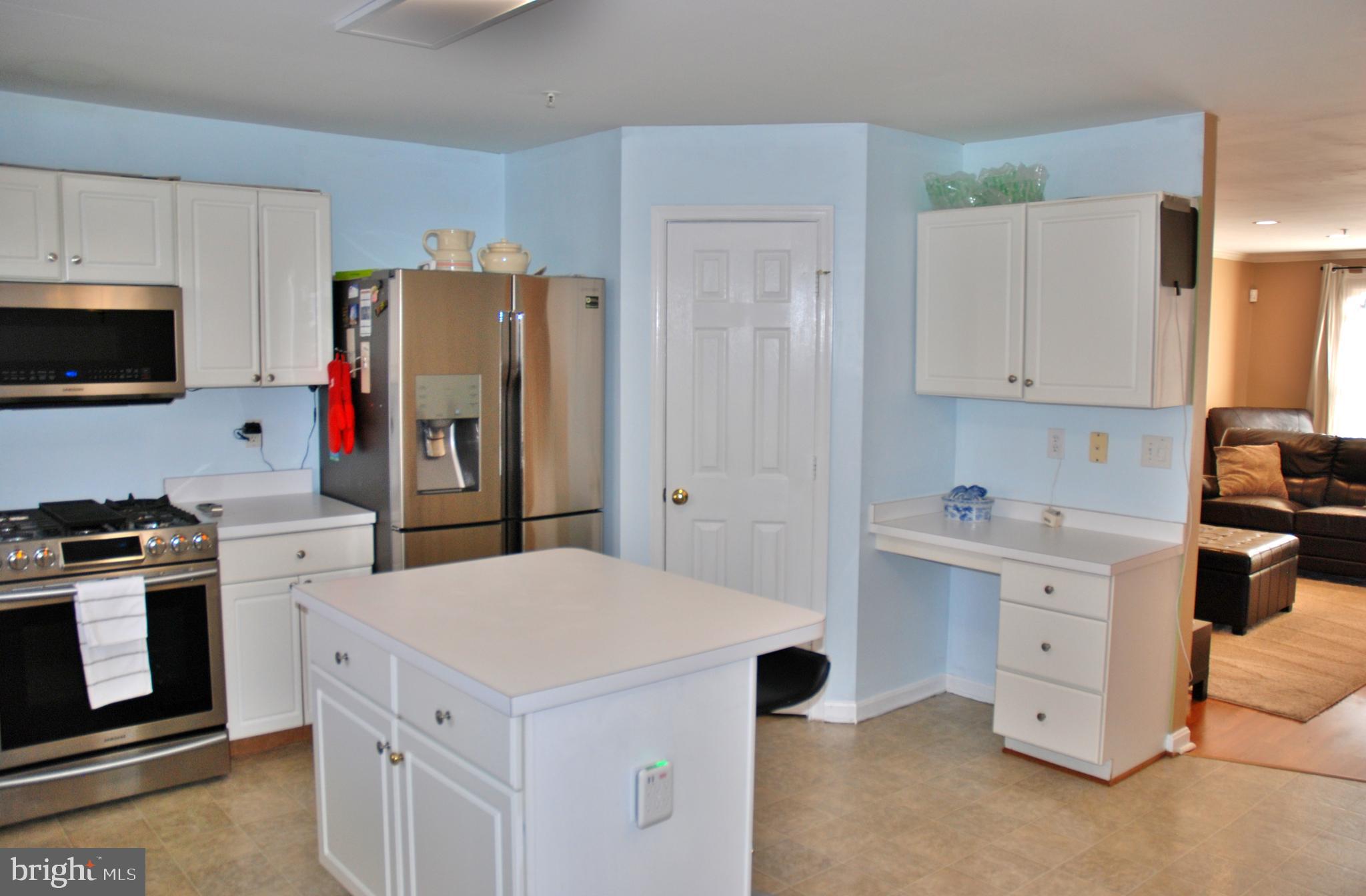 15127 Deer Valley Terrace Silver Spring, MD 20906 - Photo 11 of 29 Kitchen