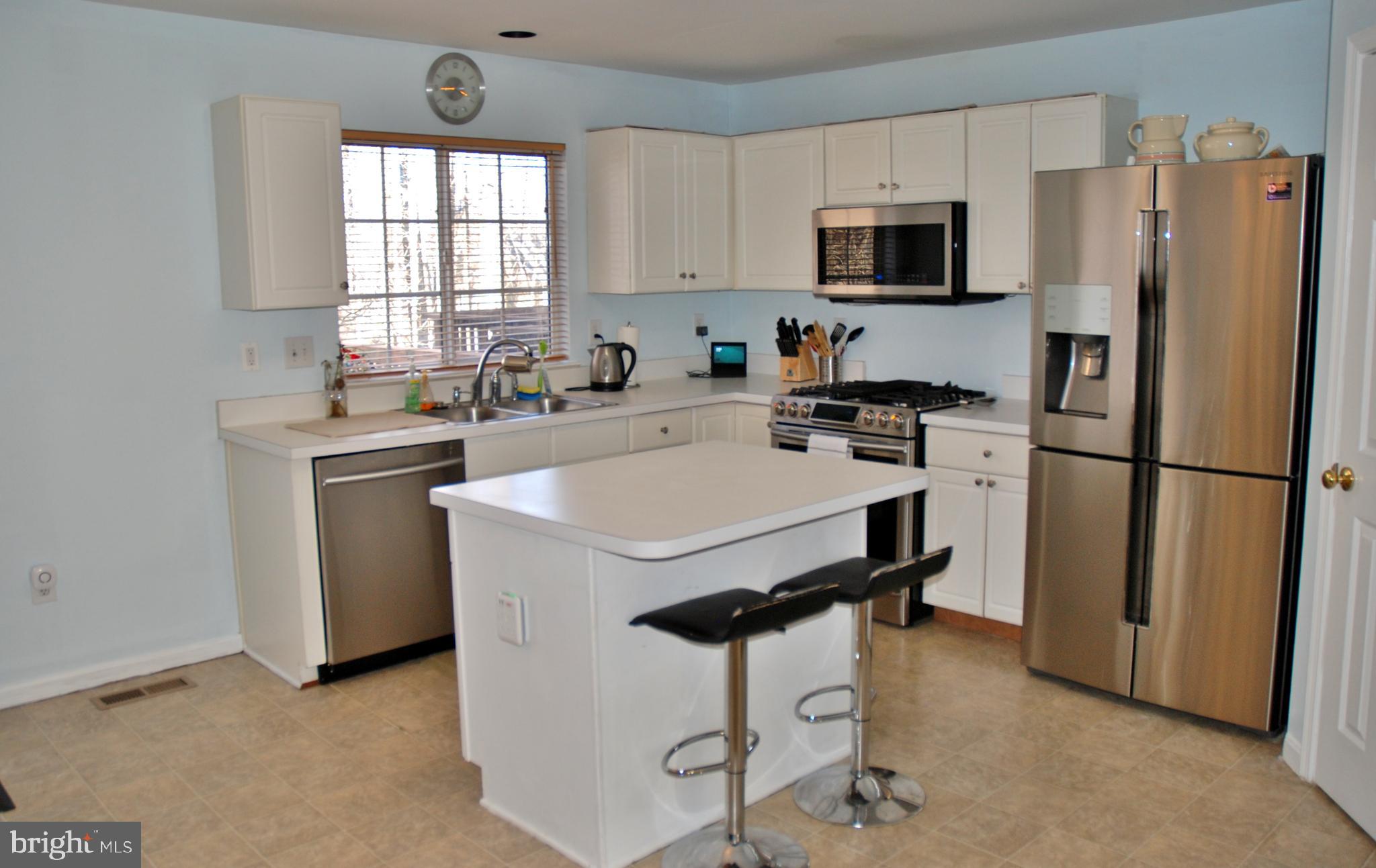 15127 Deer Valley Terrace Silver Spring, MD 20906 - Photo 10 of 29 Kitchen