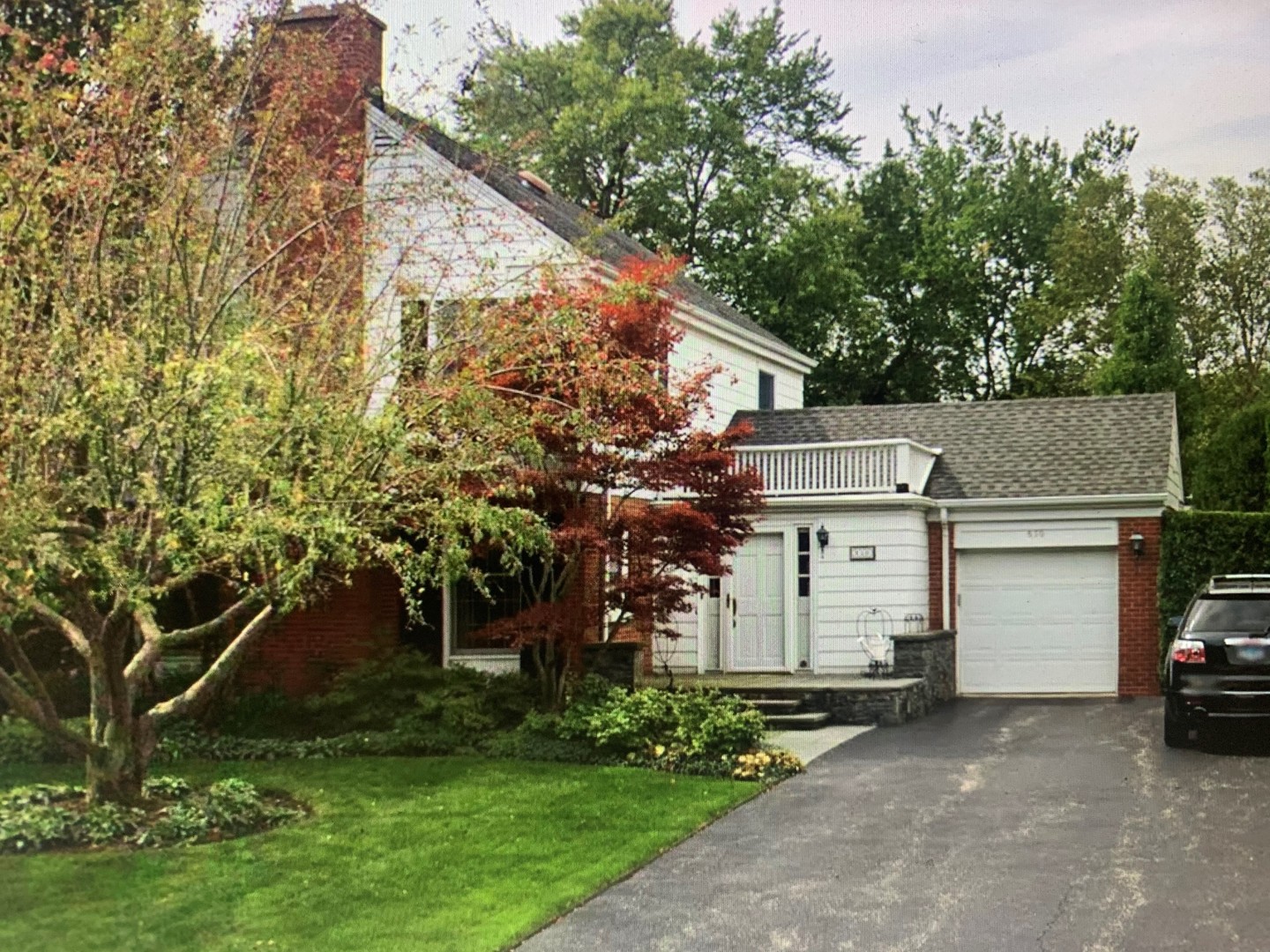 850 Oxford Road Deerfield, IL 60015 - Photo 1 of 1 a view of a house with a yard