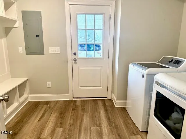 a view of utility room with washer and dryer