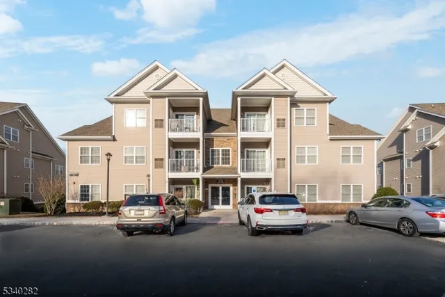 $2,250 | 41 Park Drive, Unit 41, Clinton, NJ 08809