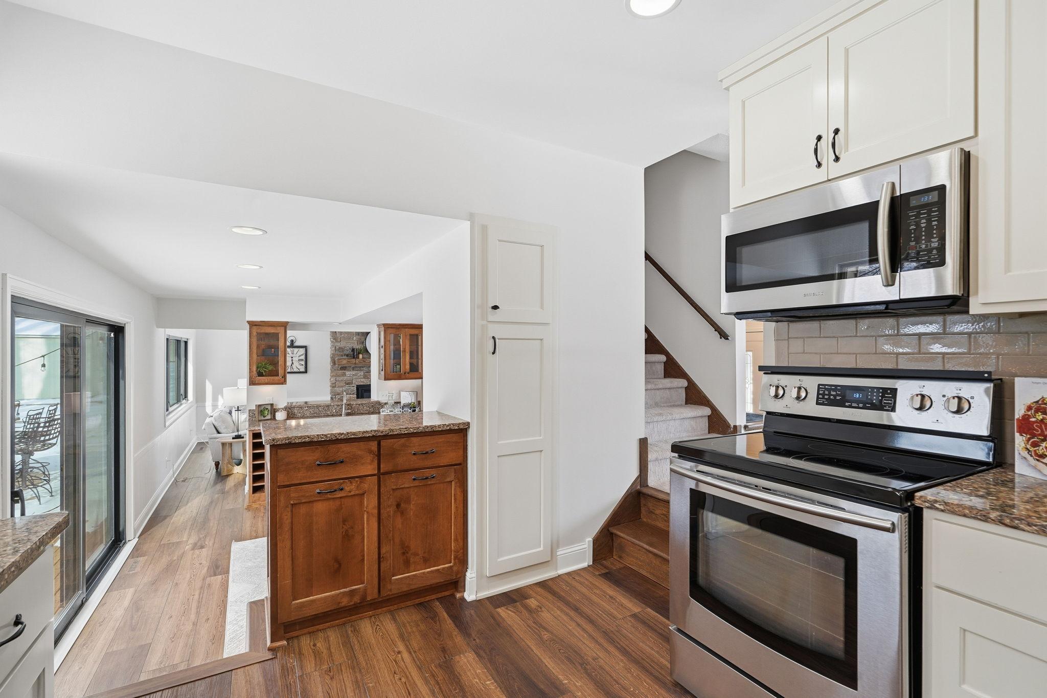 9912 Little Road Bloomington, MN 55437 - Photo 10 of 39 Gallery Image 10