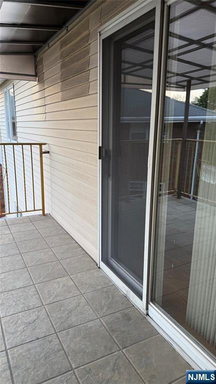 844 Elizabeth Street, Unit 2 Ridgefield, NJ 07657 - Photo 11 of 22
