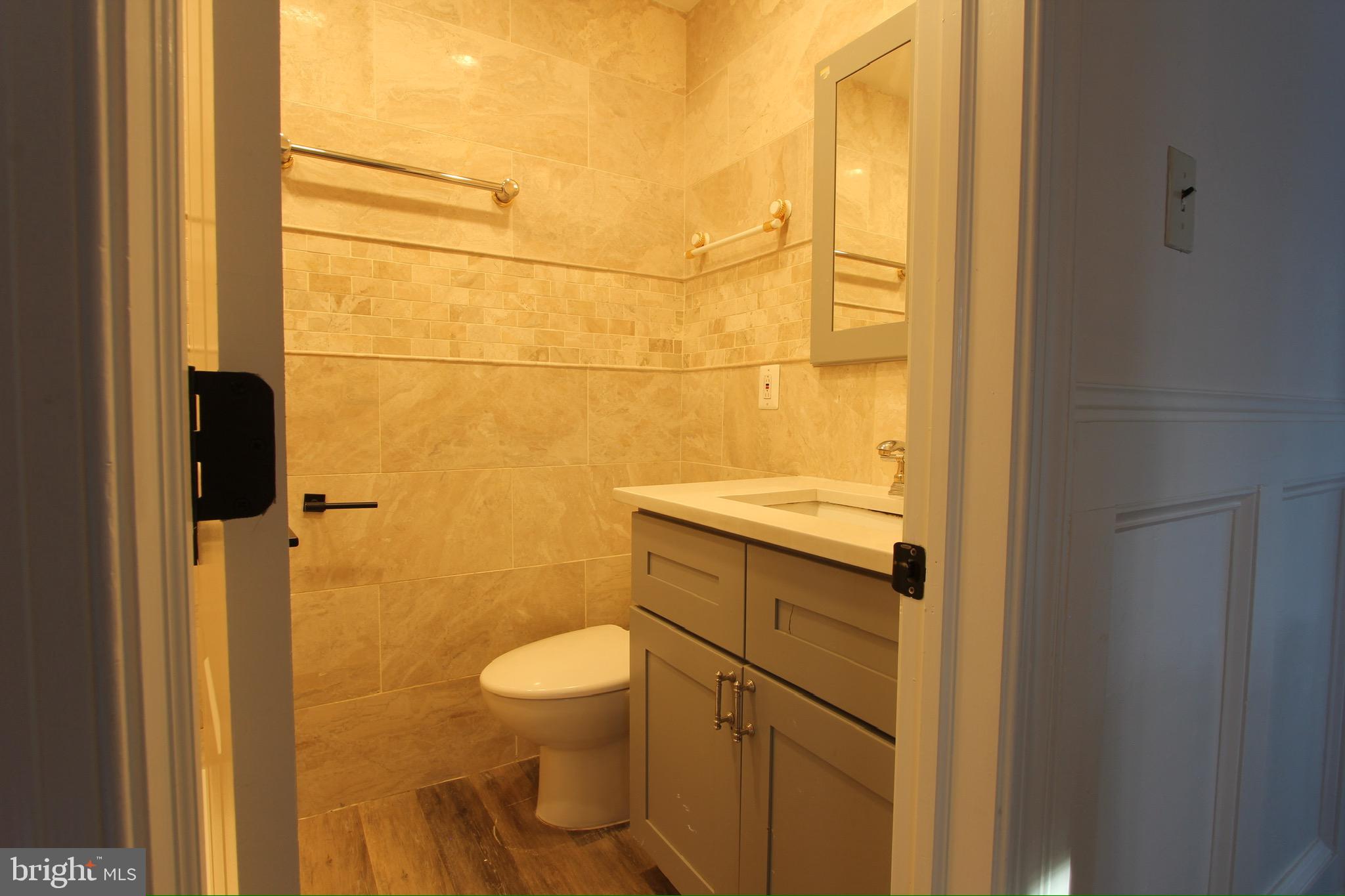 3916 Ilford Road Silver Spring, MD 20906 - Photo 26 of 43 Principal Bathroom