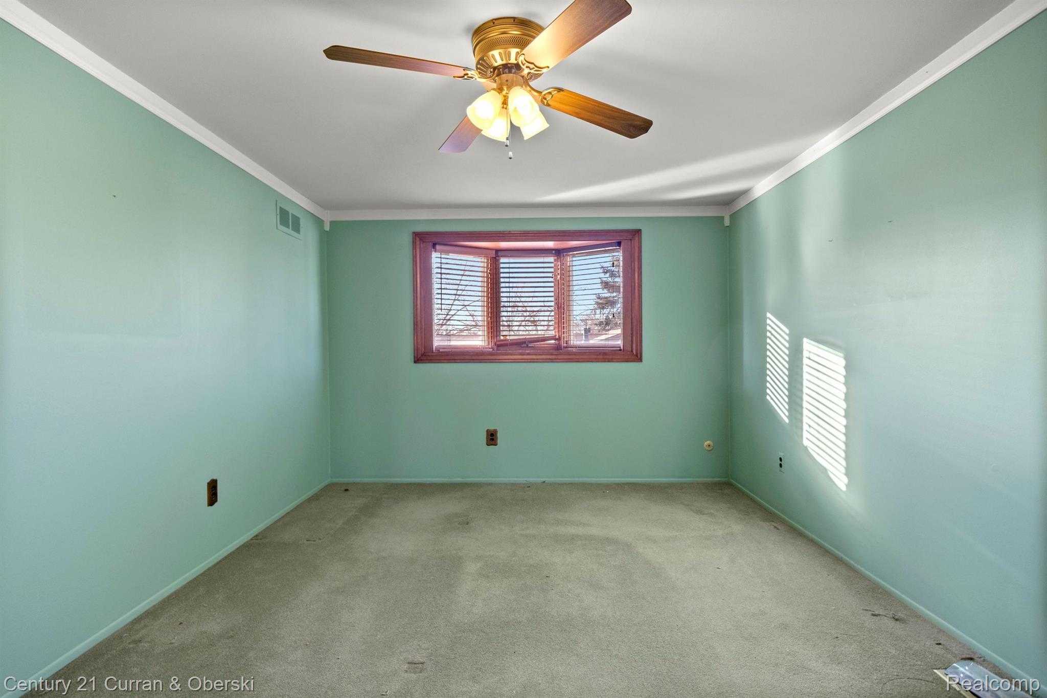 21648 Hall Road Trenton, MI 48183 - Photo 17 of 28 Gallery Image 17