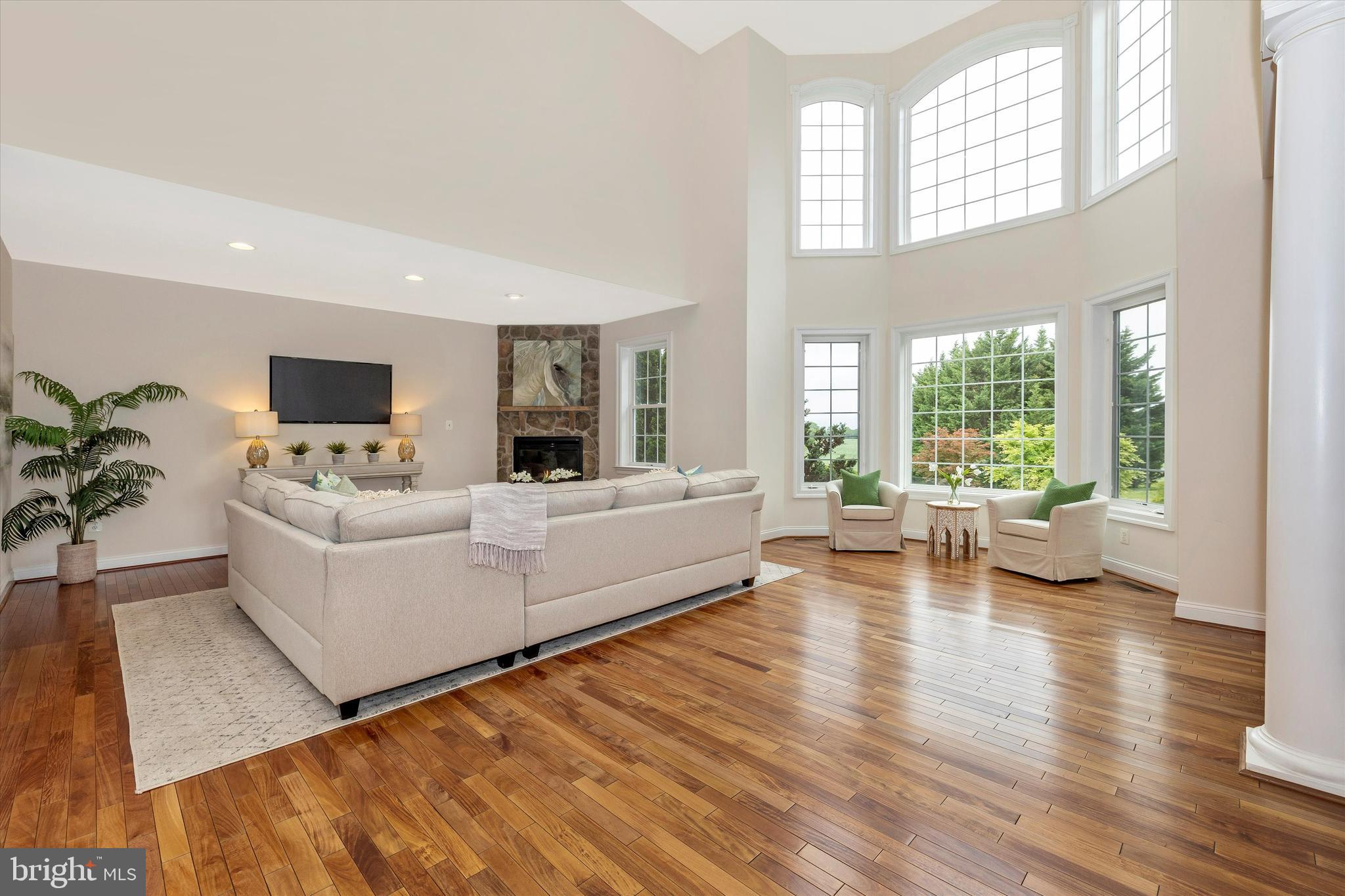 4321 Gene Hemp Road Jefferson, MD 21755 - Photo 4 of 54 2 story great room