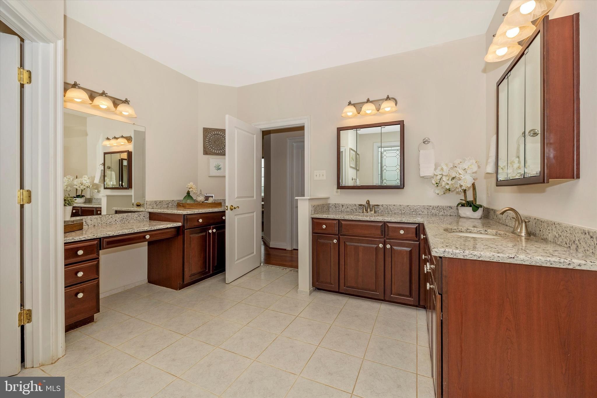 4321 Gene Hemp Road Jefferson, MD 21755 - Photo 10 of 54 main level on-suite