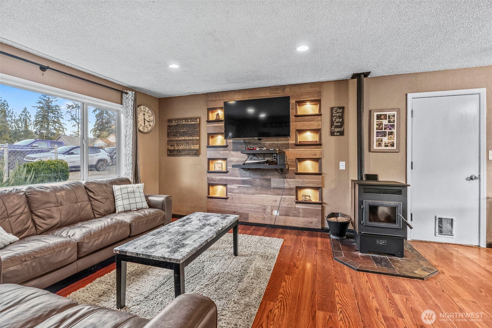 217 Red Row Road Kelso, WA 98626 - Photo 4 of 18 Gallery Image 4