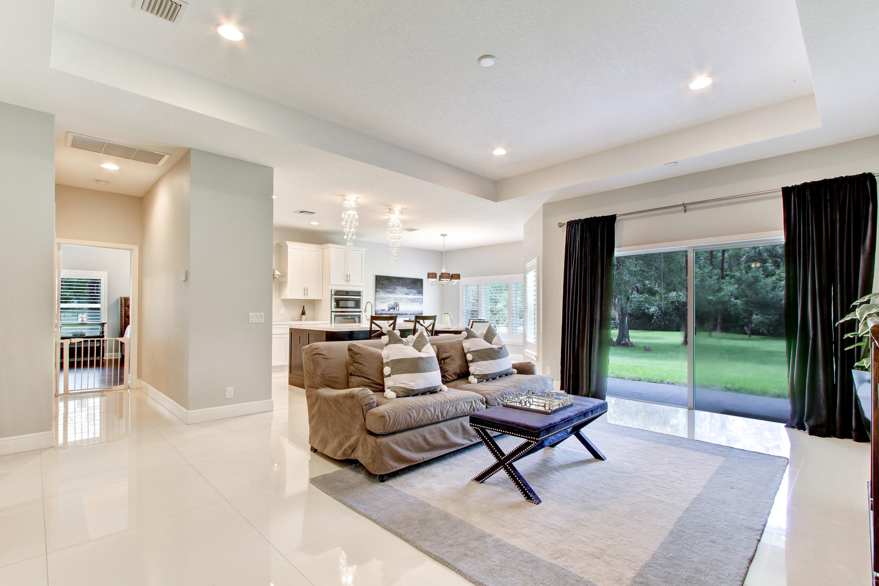 12975 175th Road North Jupiter, FL 33478 - Photo 4 of 20 Living Roon