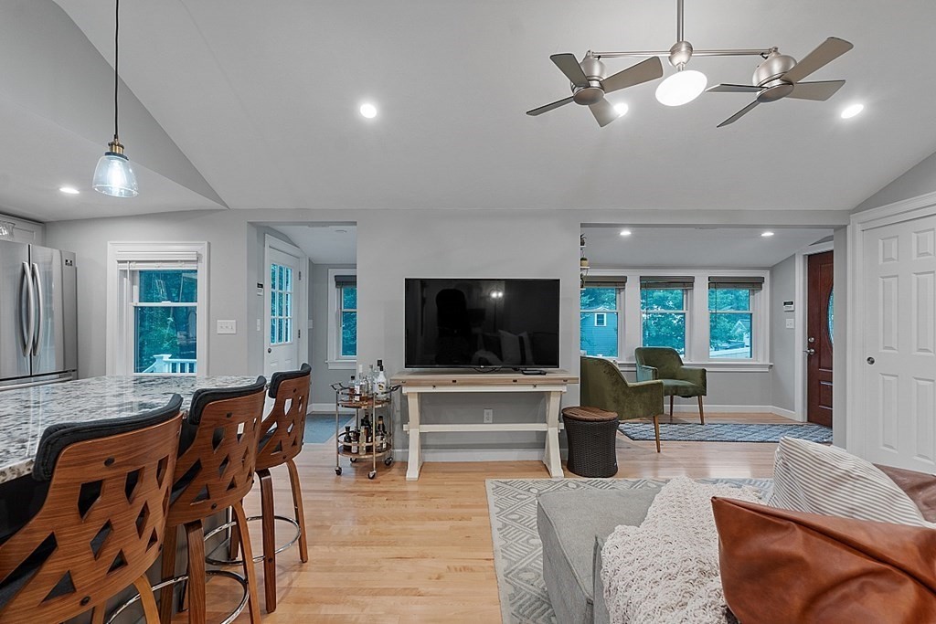 7 Benjamin Road Shirley, MA 01464 - Photo 13 of 35