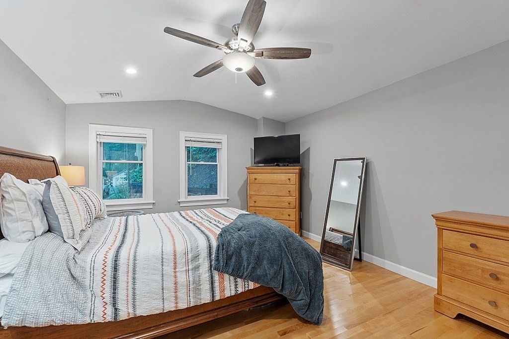 7 Benjamin Road Shirley, MA 01464 - Photo 18 of 35