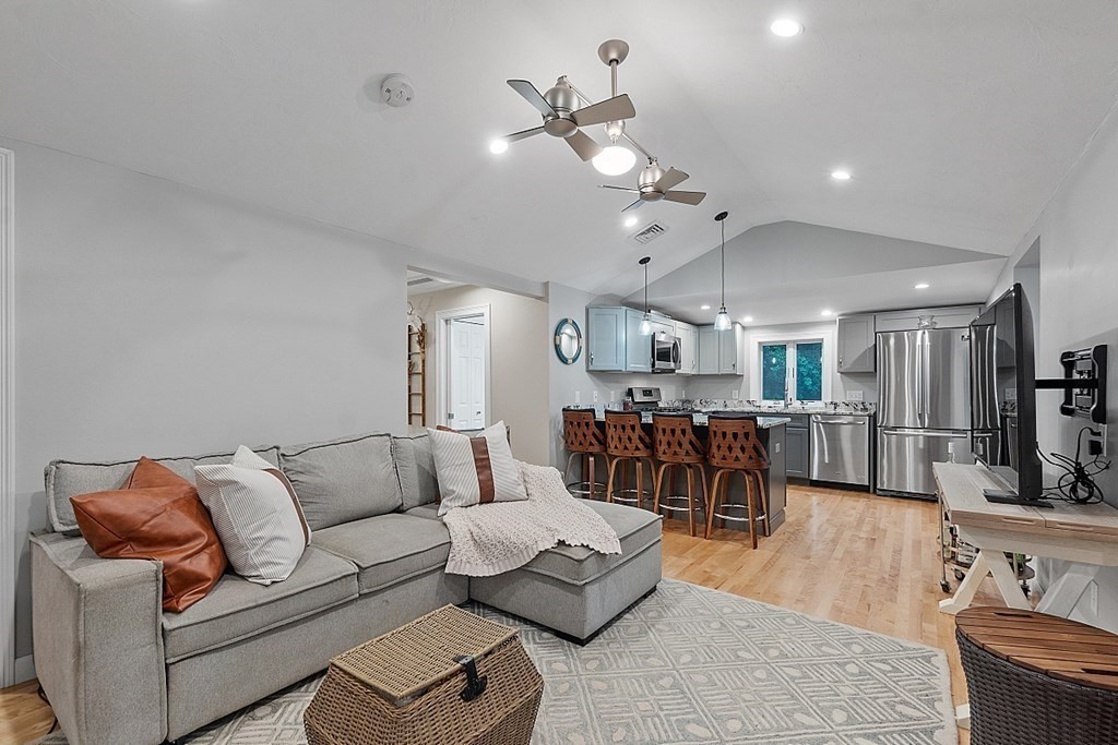 7 Benjamin Road Shirley, MA 01464 - Photo 2 of 35