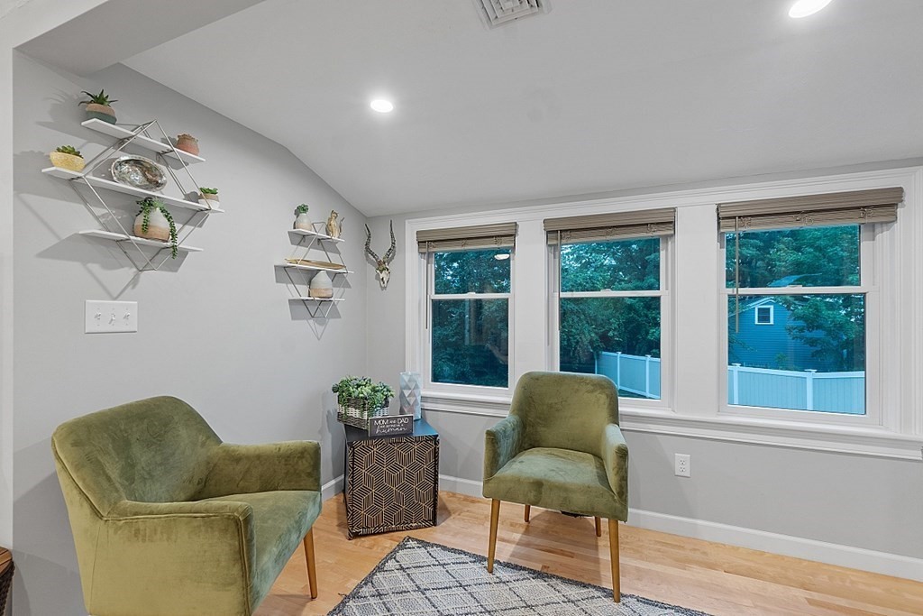 7 Benjamin Road Shirley, MA 01464 - Photo 3 of 35