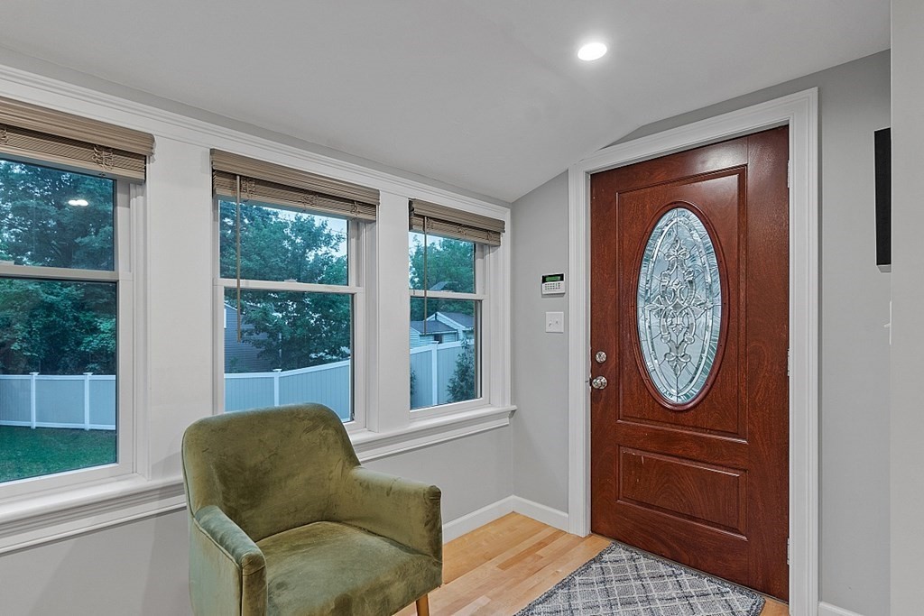 7 Benjamin Road Shirley, MA 01464 - Photo 4 of 35
