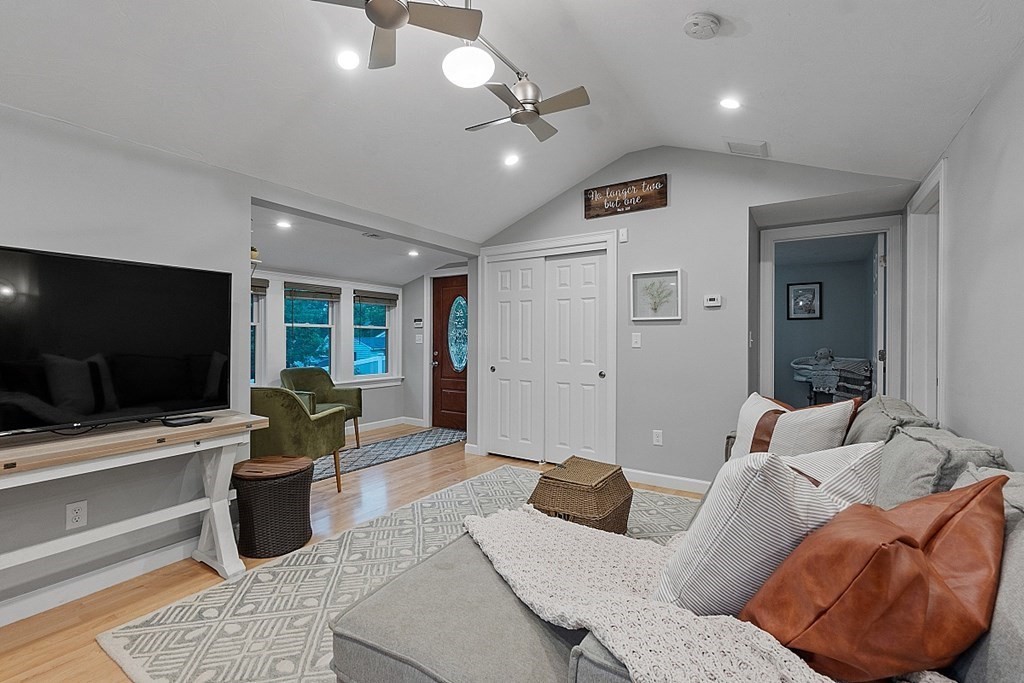 7 Benjamin Road Shirley, MA 01464 - Photo 5 of 35