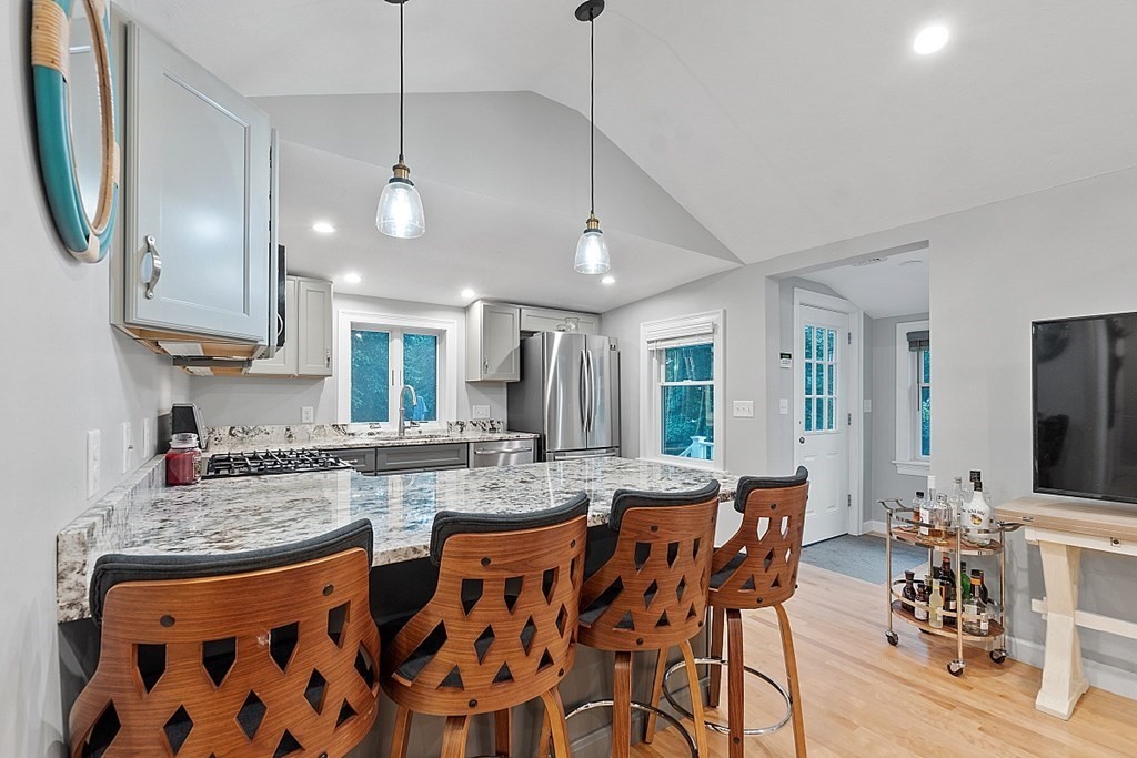 7 Benjamin Road Shirley, MA 01464 - Photo 8 of 35