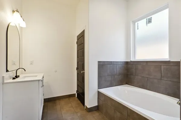 $2,750 | 2114 Spikes Street, Grand Prairie, TX 75051
