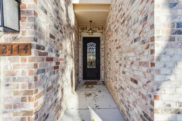 $2,750 | 2114 Spikes Street, Grand Prairie, TX 75051