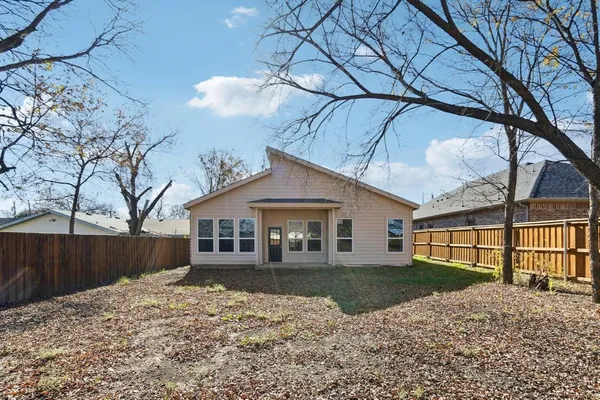 $2,750 | 2114 Spikes Street, Grand Prairie, TX 75051