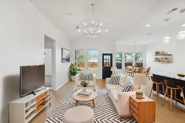 $2,750 | 2114 Spikes Street, Grand Prairie, TX 75051