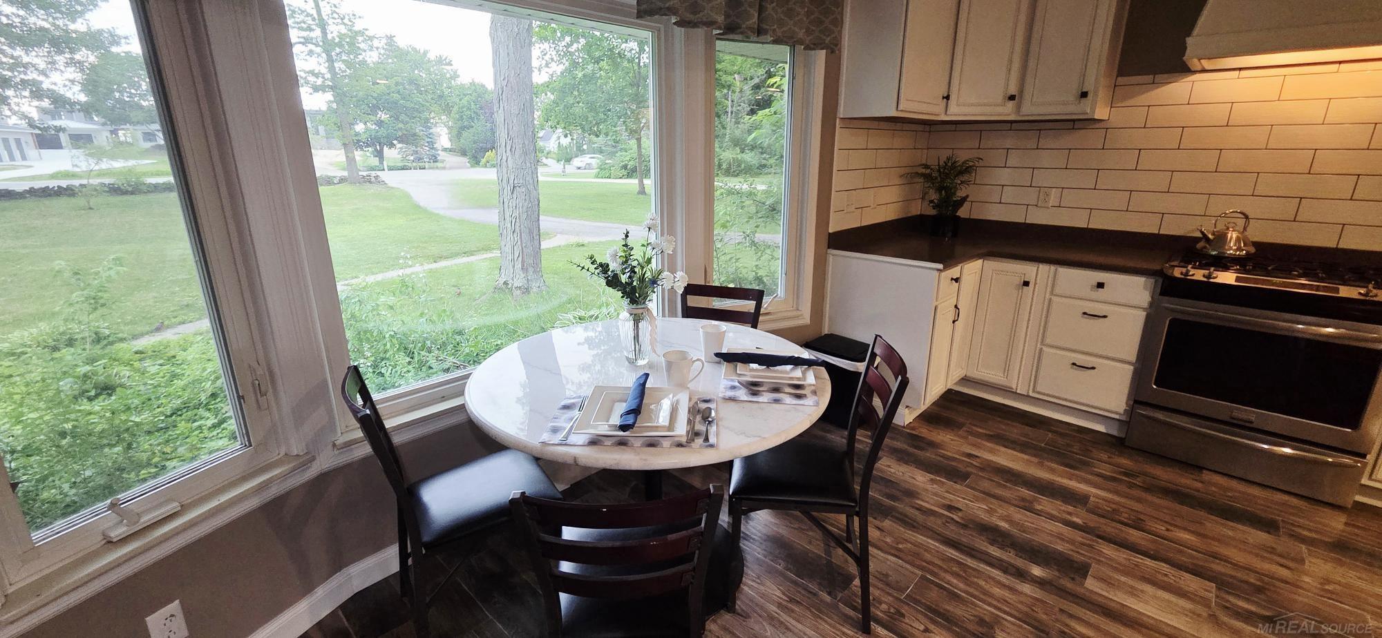 4579 Lakeshore Road Fort Gratiot, MI 48059 - Photo 8 of 29