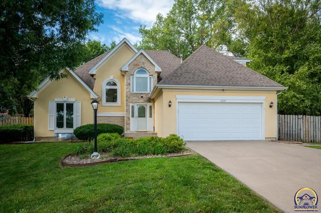 $349,999 | 6239 Southwest 38th Place, Topeka, KS 66610
