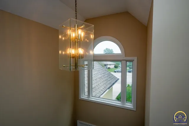 $349,999 | 6239 Southwest 38th Place, Topeka, KS 66610