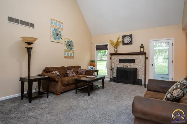 $349,999 | 6239 Southwest 38th Place, Topeka, KS 66610