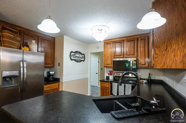 $349,999 | 6239 Southwest 38th Place, Topeka, KS 66610