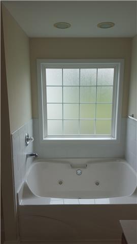 3383 Shivas Road Clarksville, TN 37042 - Photo 8 of 13 Relax in your whirlpool tub.