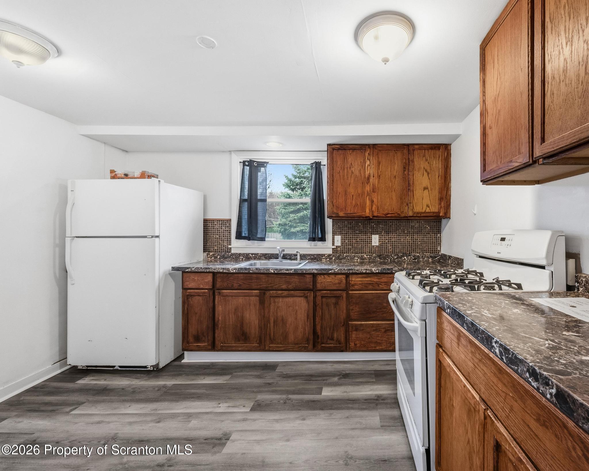121 Throop Street Scranton, PA 18508 - Photo 15 of 40 DSC_8226
